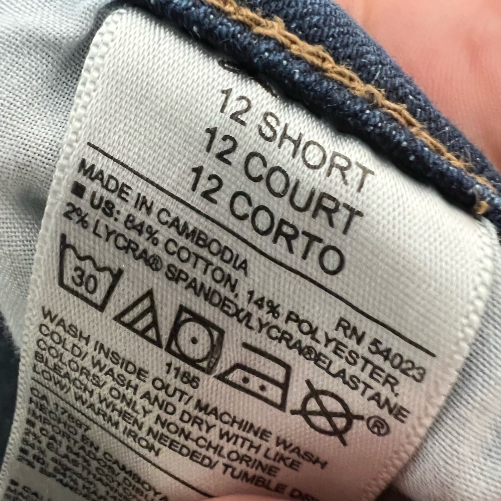 FADED BLUE JEANS LADYS MID-RISE, CURVY PROFILE SIZE 32 INCH’S WAIST, 27☑️ - Picture 2 of 6